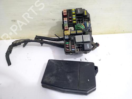 Used Fuse box Fuse box FORD MONDEO III (B5Y) 2.0 TDCi (130 hp) 31558999 31558999