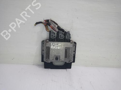 Used Engine control unit (ECU) Engine control unit (ECU) 31677103 31677103