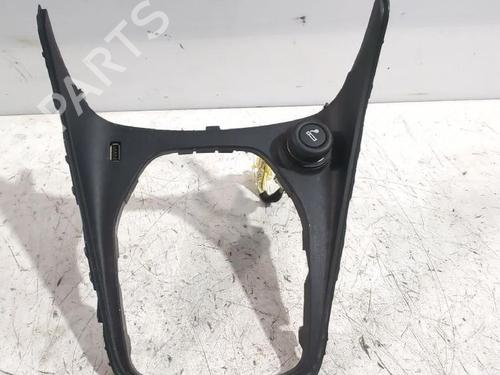 BP32464968O1 main image