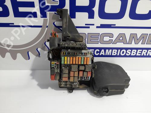 Used Fuse box Fuse box 38860966 38860966