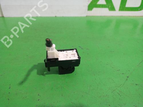 Right front window switch TOYOTA AURIS (_E18_) 1.8 Hybrid (ZWE186_, ZWE186R) | BP31554374I26