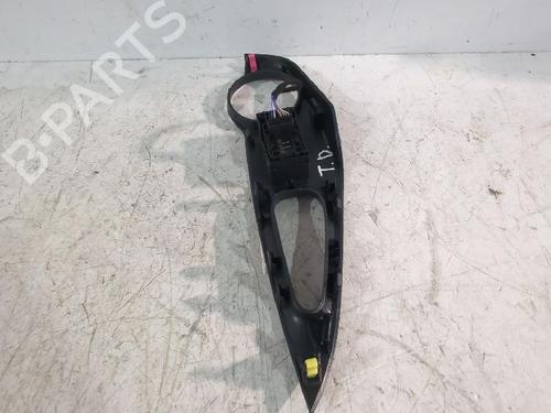 right-rear-window-switch-toyota-corolla-hatchback-_e21_-_ea1_-_eh1_-2018-31567232 main image