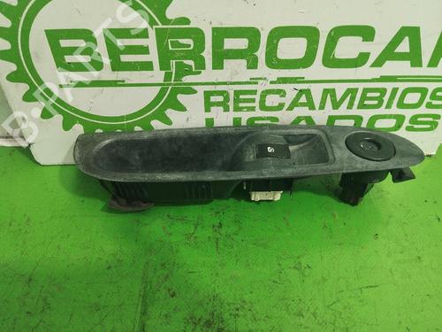 Mando elevalunas delantera derecho RENAULT CLIO II (BB_, CB_) [1998-2016]  31675167
