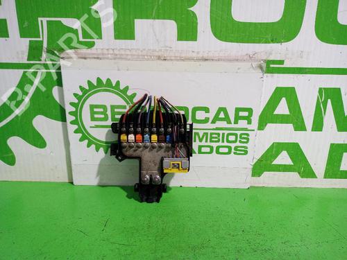Used Fuse box Fuse box 31676741 31676741