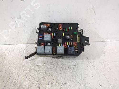 Used Fuse box Fuse box OPEL CORSA E (X15) 1.3 CDTI (08, 68) (75 hp) 33734922 33734922
