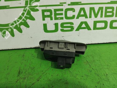 left-rear-window-switch-kia-carnival-i-up-fl-1998-1999-2000-2001-31675018 main image