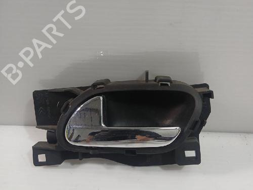 Used Front left interior door handle PEUGEOT 407 (6D_) 2.0 HDi 135 (6DRHRH, 6DRHRE, 6DRHRG, 6DRHRJ) (136 hp) 31564926