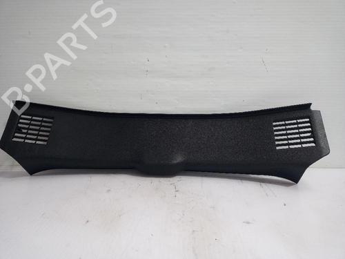 Used Tailgate trim RENAULT MEGANE IV Saloon 1.3 TCe 115 (LVN9) (116 hp) 31558283