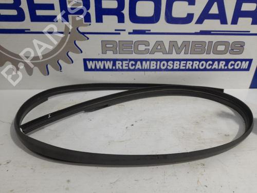 Used Rubber door seal Rubber door seal FIAT DOBLO Cargo (263_) 1.3 D Multijet (263WXU1A, 263ZXU1A, 263WYB1A, 263ZYB1A) (95 hp) 31541823 31541823
