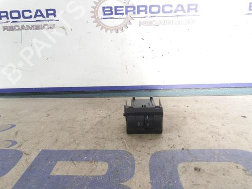 switch-skoda-rapid-spaceback-nh1-2012-2013-2014-2015-2016-2017-2018-2019-31569768 main image