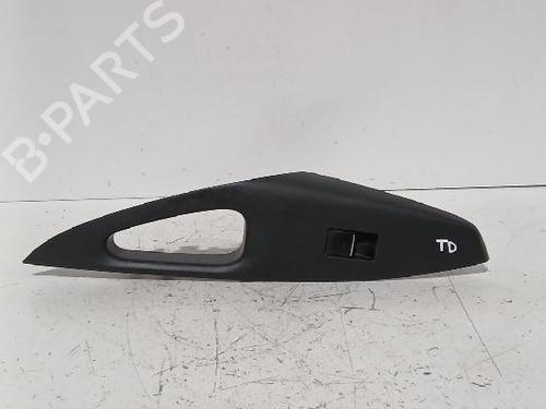 right-rear-window-switch-toyota-corolla-saloon-_e21_-2019-33747264 main image