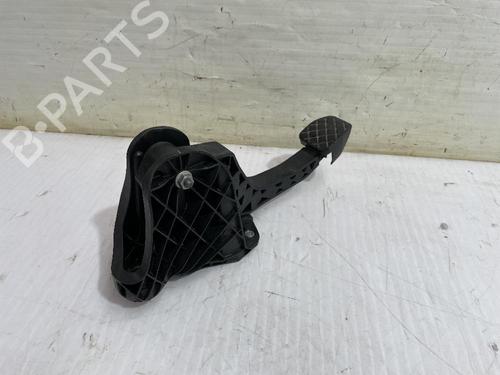 Used Clutch pedal SKODA YETI (5L) 1.2 TSI (105 hp) 31560774