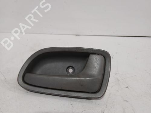 Højre fortil invendig håndtag KIA RIO I Saloon (DC_) 1.3 (75 hp) 31568597