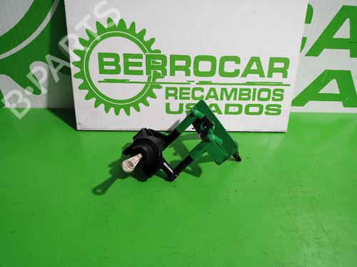 Used Clutch slave cylinder FORD FOCUS I Saloon (DFW) 1.8 Turbo DI / TDDi (90 hp) 31544175