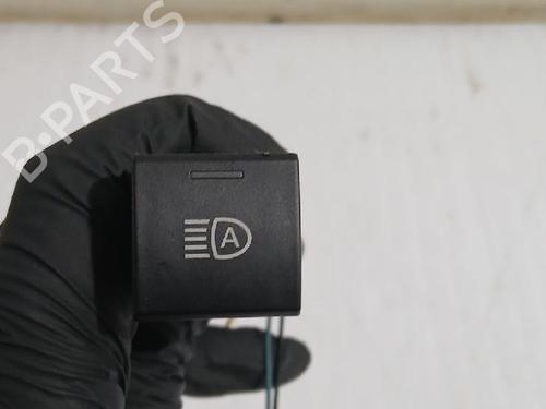 switch-toyota-corolla-estate-_e21_-2019-31563055 main image