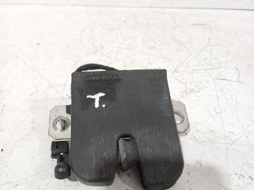 Used Tailgate lock VW POLO IV (9N_, 9A_) 1.9 SDI (64 hp) 32464085