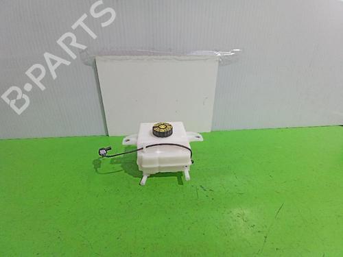 Used Power steering reservoir TOYOTA AURIS (_E18_) 1.8 Hybrid (ZWE186_, ZWE186R) (136 hp) 31554401