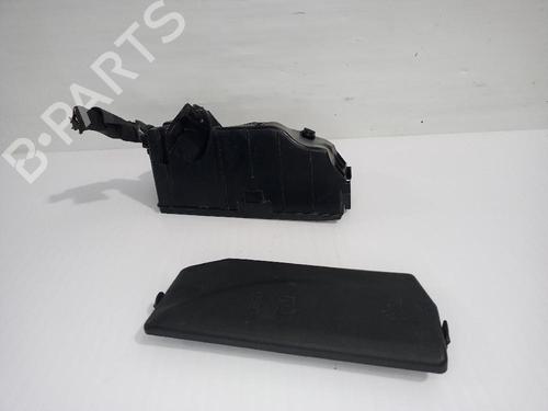 Fuse box SEAT ARONA (KJ7, KJP) 1.0 TSI | BP31556447E1