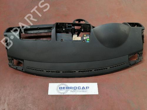 Dashboard VW MULTIVAN T5 (7HM, 7HN, 7HF, 7EF, 7EM, 7EN) 1.9 TDI (105 hp) 31570391