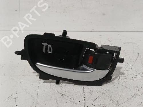 Højre bagtil invendig håndtag Højre bagtil invendig håndtag TOYOTA YARIS (_P13_) 1.5 (NSP131_) (112 hp) 33747098 33747098