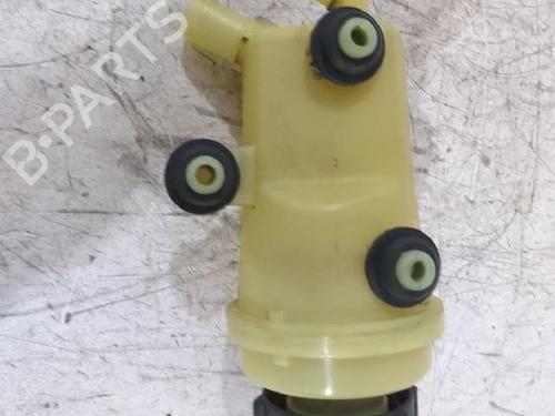 power-steering-reservoir-ford-focus-i-daw-dbw-1998-1999-2000-2001-2002-2003-2004-2005-2006-2007-2008-2009-31566308 main image