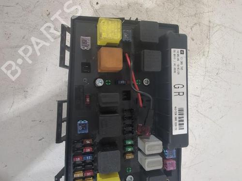 Used Fuse box Fuse box OPEL ASTRA H (A04) 1.7 CDTI (L48) (100 hp) 31565435 31565435
