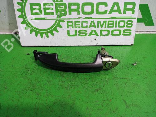 Used Front left exterior door handle VW PASSAT B6 (3C2) 2.0 TDI 16V (140 hp) 31547052