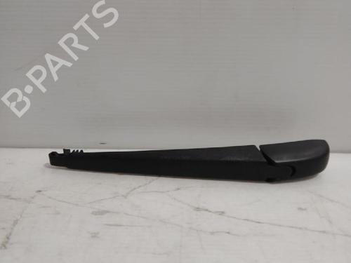 Used Rear windshield wiper arm TOYOTA YARIS (_P21_, _PA1_, _PH1_) 1.5 Hybrid (MXPH11) (92 hp) 31567068