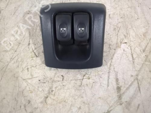 Used Right front window switch RENAULT MEGANE I Classic (LA0/1_) 1.6 16V (LA00, LA04, LA0B, LA11, LA16, LA19, LA1J, LA1K,... (107 hp) 31565988