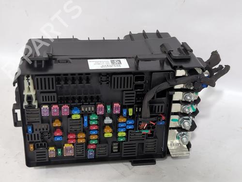 Used Fuse box Fuse box 38865853 38865853