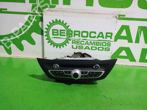 Used Radio Radio RENAULT LAGUNA III Grandtour (KT0/1) 3.0 dCi (KT03, KT13) (235 hp) 31552576 31552576