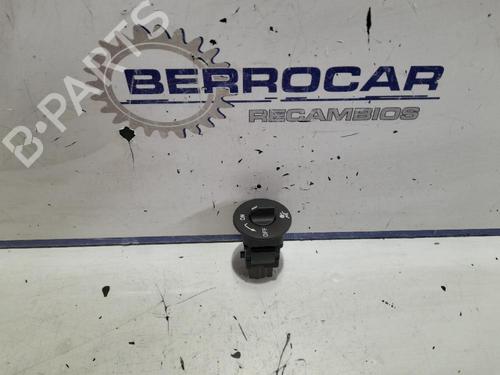 switch-renault-megane-ii-saloon-lm01_-2003-31538944 main image