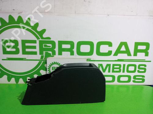 Used Middle console OPEL ZAFIRA / ZAFIRA FAMILY B (A05) 1.9 CDTI (M75) (120 hp) 31550161
