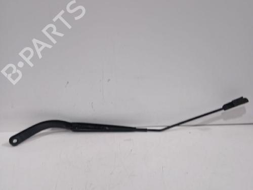 Front windshield wiper arm SMART FORFOUR Hatchback (453) electric drive / EQ (453.091) | BP32464244C143