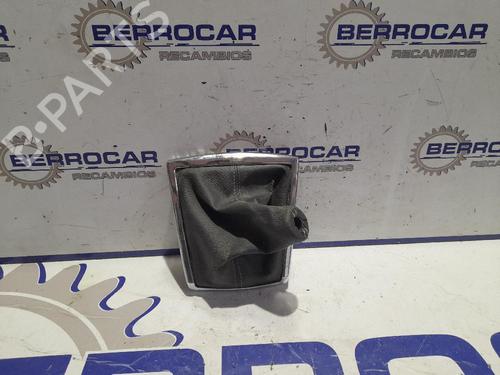 Used Shift knob Shift knob TOYOTA YARIS (_P1_) 1.0 (SCP10_, SCP10R) (65 hp) 31570528 31570528
