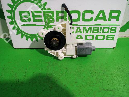 Right front window motor FORD FOCUS I Saloon (DFW) 1.6 16V | BP31547548E20