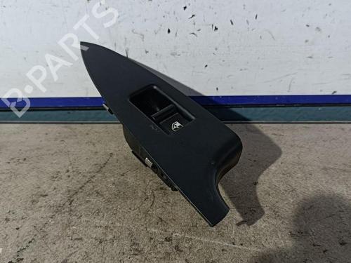 Used Right rear window switch Right rear window switch ALFA ROMEO GIULIETTA (940_) 1.6 JTDM (940FXD1A) (105 hp) 31570036 31570036