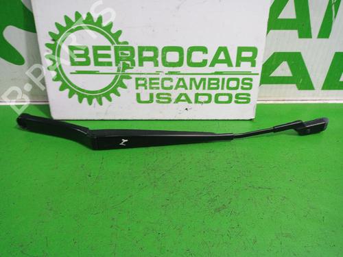 Used Front windshield wiper arm VW PASSAT B6 (3C2) 2.0 TDI 16V (140 hp) 31546939