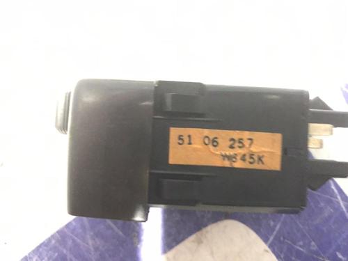 Switch SAAB 9-3 Cabriolet (YS3D) 2.0 Turbo | BP31570233I30 - Image 3