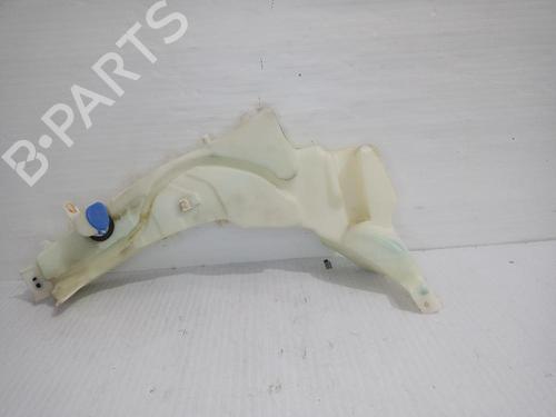 Used Windscreen washer tank FORD FOCUS I Saloon (DFW) 1.6 16V (100 hp) 31556133