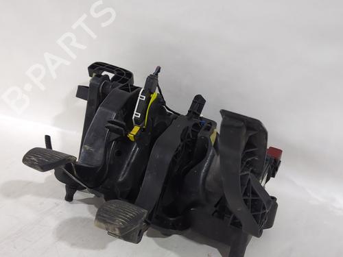 Used Pedal Pedal FIAT DOBLO Cargo (263_) 1.3 D Multijet (75 hp) 40040871 40040871