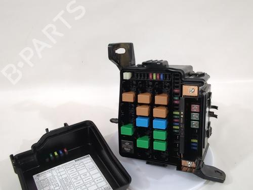 Used Fuse box Fuse box 38867106 38867106