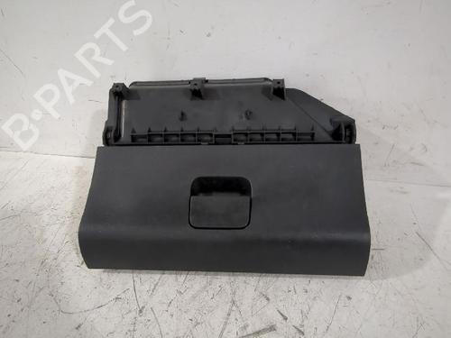 Handskerum VW POLO IV (9N_, 9A_) 1.4 16V (75 hp) 32489916