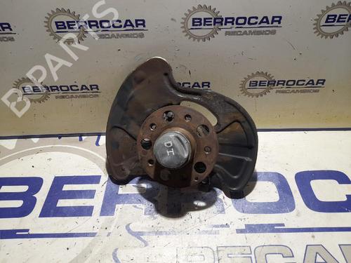 Used Left front steering knuckle MERCEDES-BENZ C-CLASS (W203) C 220 CDI (203.006, 203.008) (143 hp) 31539493