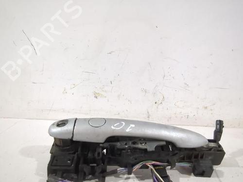 front-left-exterior-door-handle-renault-megane-ii-bm01_-cm01_-2001-2002-2003-2004-2005-2006-2007-2008-2009-2010-2011-2012-32465759 main image
