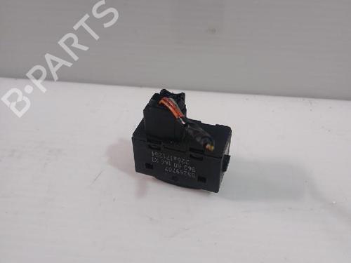 Right front window switch PEUGEOT 407 (6D_) 2.0 HDi 135 (6DRHRH, 6DRHRE, 6DRHRG, 6DRHRJ) | BP31564929I26
