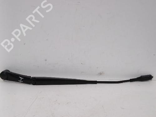 Used Front windshield wiper arm HYUNDAI i20 III (BC3, BI3) 1.0 T-GDI (101 hp) 31567149
