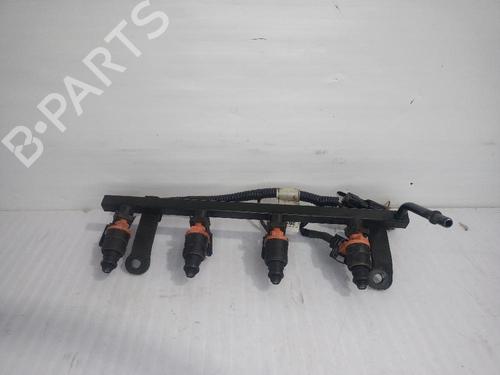 Used Injection rail CHEVROLET MATIZ (M200, M250) 1.0 (67 hp) 31555879