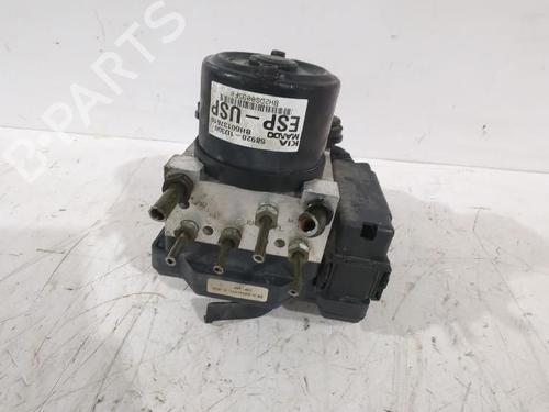 ABS Bremseaggregat KIA CARENS III MPV (UN) 2.0 CRDi 140 (140 hp) 31564032