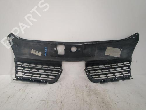 Used Grille RENAULT CLIO II (BB_, CB_) 1.2 (BB0A, BB0F, BB10, BB1K, BB28, BB2D, BB2H, CB0A,... (58 hp) 31564873